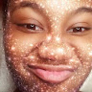 Meet your Posher, Amina